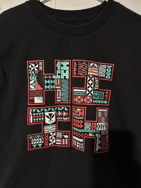 Hawaiis Finest Black Short Sleeve T-Shirt With Tribal Design Graphic Size Kids S
